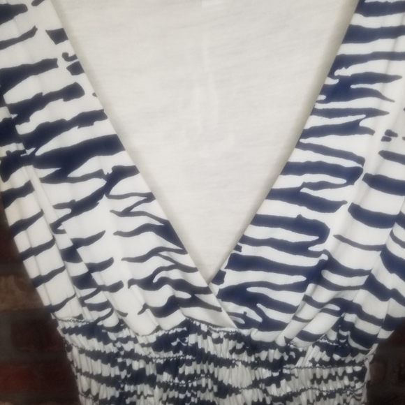 Trina Turk Silk V Neck Animal Print Cover Up Top - Picture 4 of 6